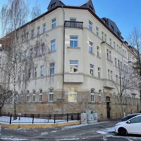 Charles & Kaetchen Living Gohlis Apartment *